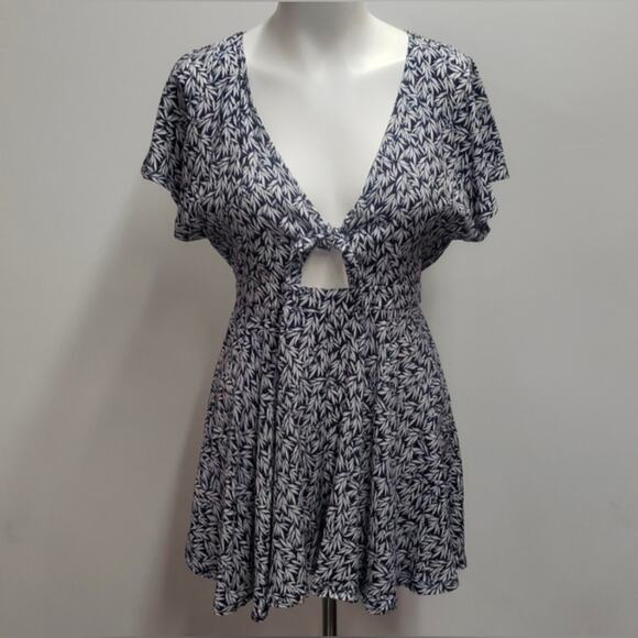 Lulu's Dondi Navy Blue and White Print Romper Women's Size Medium - Picture 1 of 14